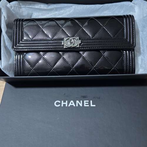 Chanel漆皮長銀包