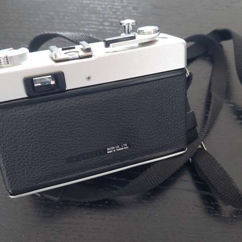 Ricoh 35 ZF 菲林相機（F/2.8大光圈40mm定焦鏡頭、B快門）