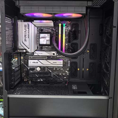 Ryzen 7 9700X ASUS RGB 水冷散熱 PRIME X670-P DDR5 32GB 1TB M.2 SSD TUF 850W 可...