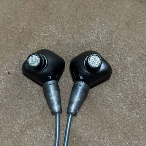 【外觀接近全新】Sennheiser IE8