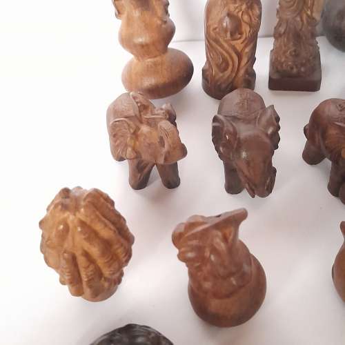 沉香木雕小擺件。每個一百元兩個起七折五個起五折，香港西營盤地區交收。no.W2.6.25