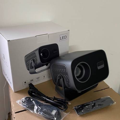 內置App高清投影機 Projector📽️ 包括Netflix YouTube Disney+  $599