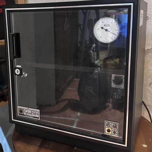 收藏家防潮箱 34cm (W) x 40cm(H) x 30(D)