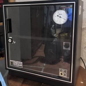 收藏家防潮箱 34cm (W) x 40cm(H) x 30(D)