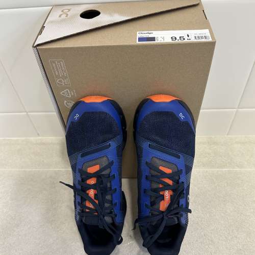ON Cloudgo Size US 9.5  90% New