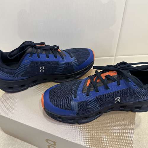 ON Cloudgo Size US 9.5  90% New