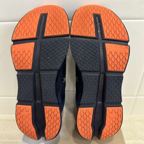 ON Cloudgo Size US 9.5  90% New