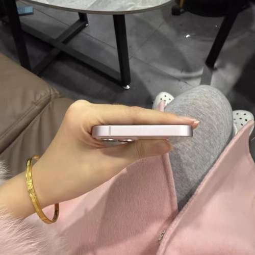 iPhone 12 256G，健康度100 ％，使用流暢。apple