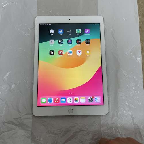 iPad 6 (銀色+32G)