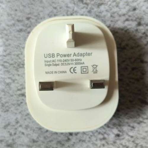 70%NEW ESF USB Power Adapter 5V 3A 雙位 充電器