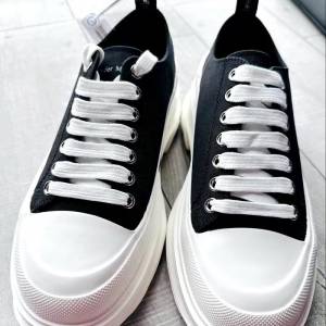 Alexander McQueen Tread Slick 女裝鞋