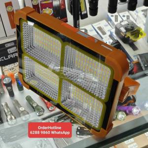 太陽能 LED 大光燈 可以USB充電. 功率100w. Solar Flood light. Rechargeable via ...