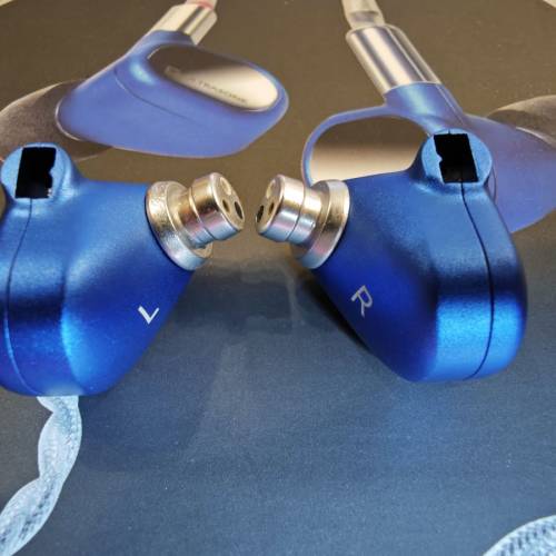 98%新 Ultrasone Saphire靜電／動鐵6單元混合式耳機　