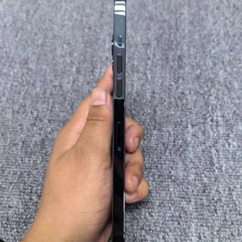 iPhone 12 Pro Max 512G，電池壽命99 ％，電池極好，5G 雙咭雙待，配送：手機殼、鋼...