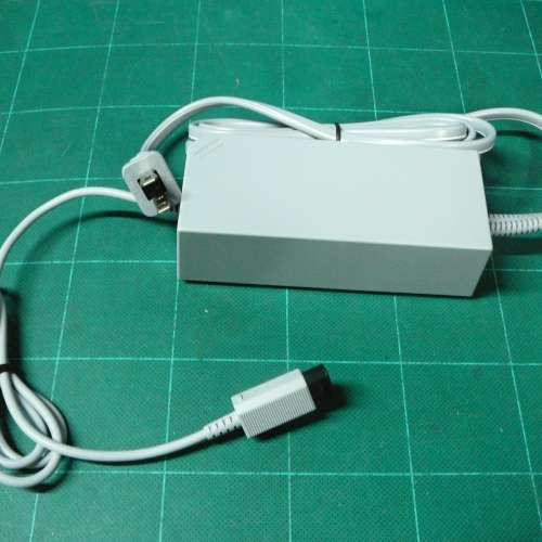 全新 Wii AC ADAPTER input AC 120v 51W 60Hz output DC 12V 3.7A