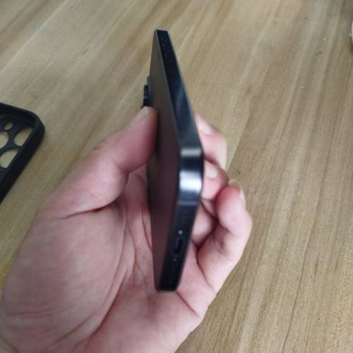 放iPhone 16 pro  256 黑色