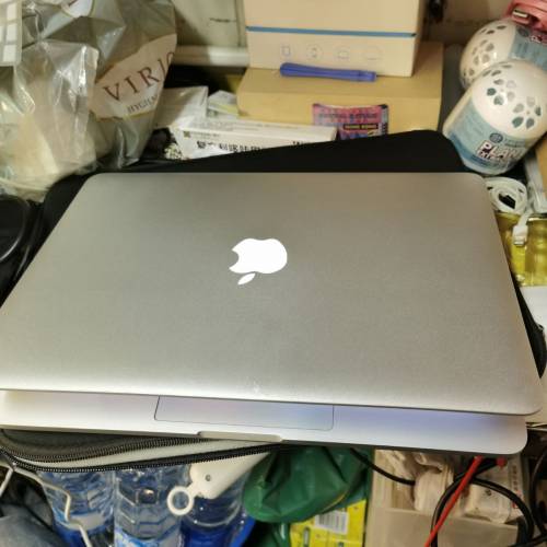 macbook pro 2015 i5 8+512SSD Mon 13 inch  Iris
