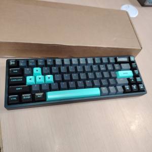 Keychron k6 無綫 紅軸鍵盤 連sa keycap 藍色 GAMING