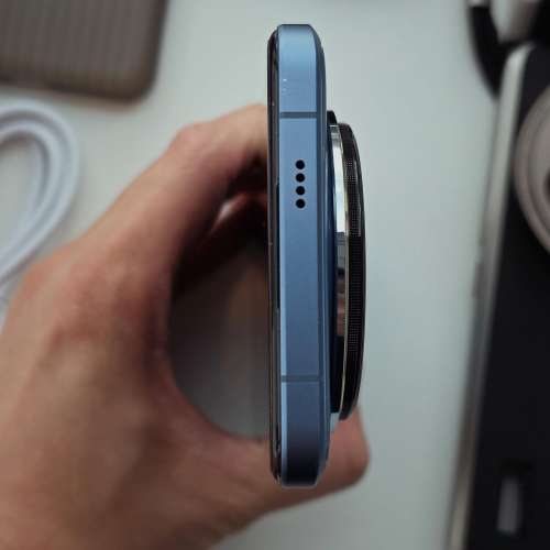 90%新 小米14 Ultra 16+1TB 龍晶藍色 國行雙卡 連 攝影手柄套裝 & Soundpeats運動...