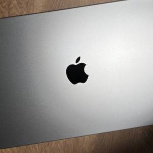 全身全套港行applecare+ 到25年11月1日 Apple M2 MacBook Pro 13吋 (2022 8gb ram ...