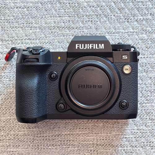 Fujifilm X-H2S body