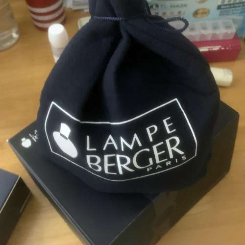 全新 Lampe Berger 114460 Passion Noire 黑色燈 全套香薰瓶 (無香薰油) HK$100.00