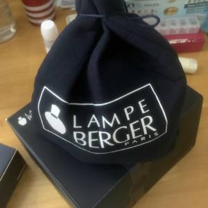全新 Lampe Berger 114460 Passion Noire 黑色燈 全套香薰瓶 (無香薰油) HK$100.00