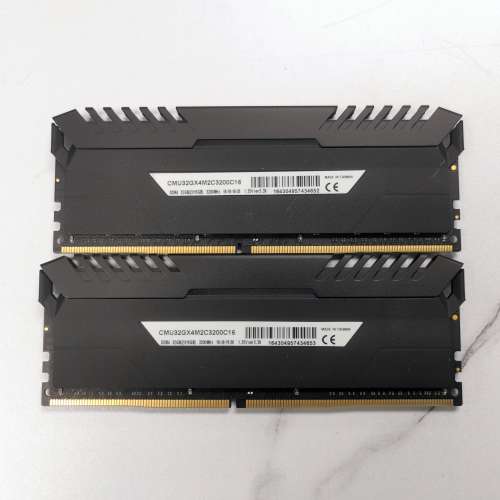 Corsair VENGEANCE RGB PRO 32GB（2x16GB） DDR4 3200 PC4-25600 桌上型電腦 記憶體...
