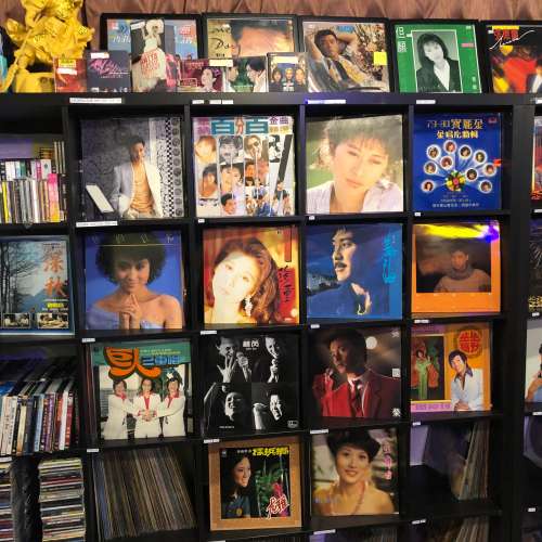 本港收送黑膠唱片及清洗服務