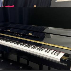 Yamaha piano YE121