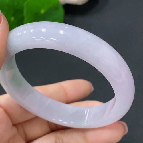 天然A玉 尺寸：53.5*12.2*8 淺粉紫色手軛 底子細膩 十紫九粗 這個很難得了【售出非...