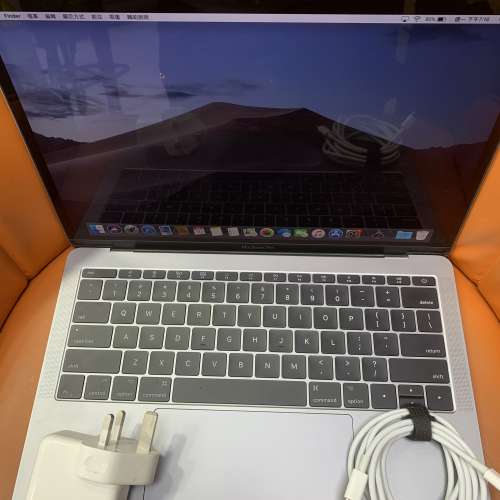 98%New MacBook Air 13吋 2017年 i5 8+256SSD 太空灰色 香港行貨 有配件 首選超值