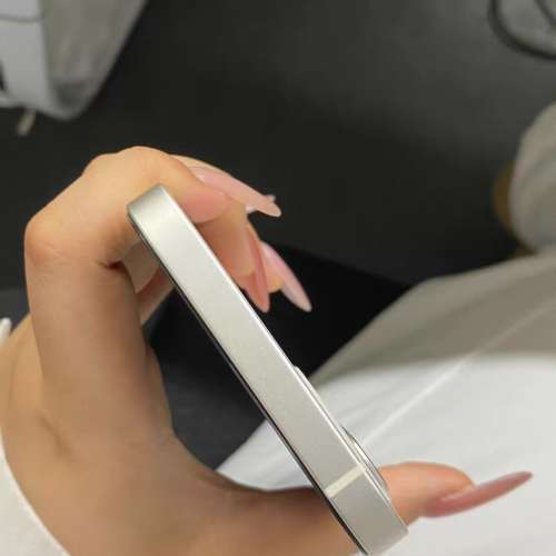 Apple iPhone 12 256G 6.1寸大螢幕，功能全部正常運作，電池效能100 %，電池良好，...