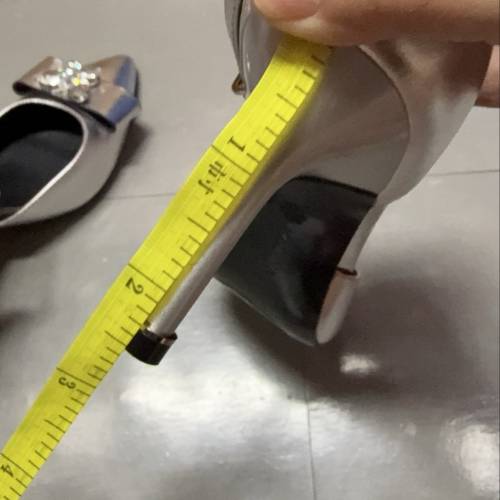 37碼高踭鞋閃石