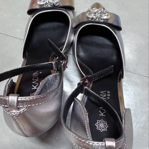 37碼高踭鞋閃石