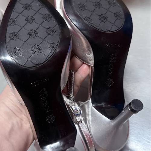 37碼高踭鞋閃石