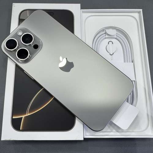 全新未用過 iPhone 16 Pro Max 256GB 原色 香港行貨 蘋果一年保養 電池100% 自用首...