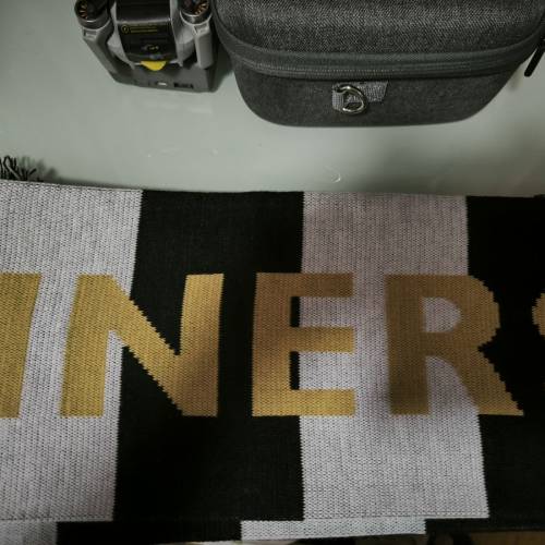 紐卡素2024/2025勝利頸巾