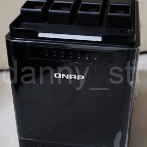 問題機 QNAP 4-Bay NAS TS-453B Mini 威聯通四盤位網絡存儲器 跟兩個Toshiba 東芝 ...