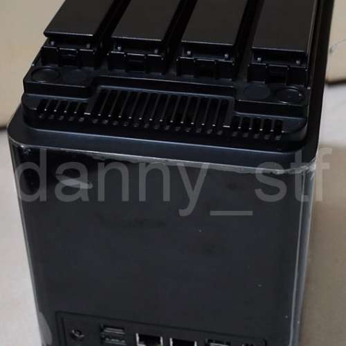 問題機 QNAP 4-Bay NAS TS-453B Mini 威聯通四盤位網絡存儲器 跟兩個Toshiba 東芝 ...