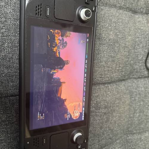 steam deck  LCD 行版512gb加一張1TB sd card