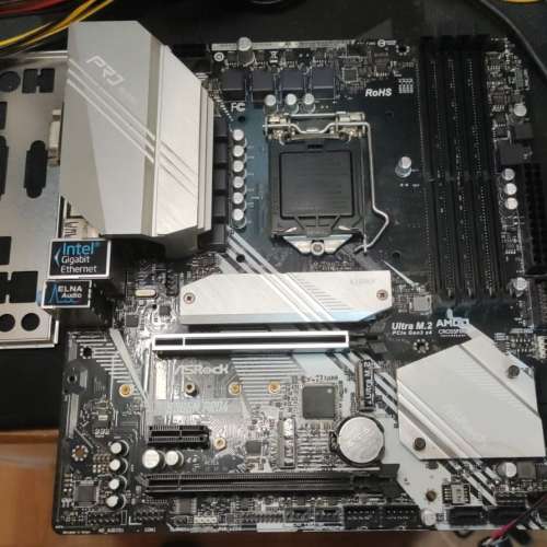 AsRock B365M Pro4 Micro-ATX主機版 (正版Window10Home啟用碼) Socket 1151 適合8...