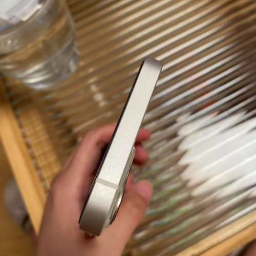 Apple iPhone 13 512G  6.1寸大螢幕，功能全部正常運作，電池效能92 %，電池良好，...