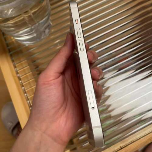 Apple iPhone 13 512G  6.1寸大螢幕，功能全部正常運作，電池效能92 %，電池良好，...