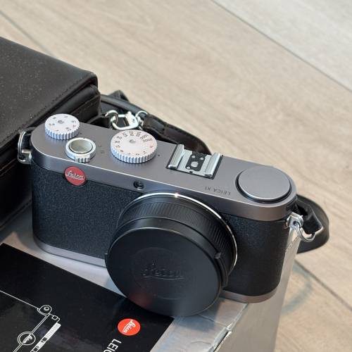 Leica X1