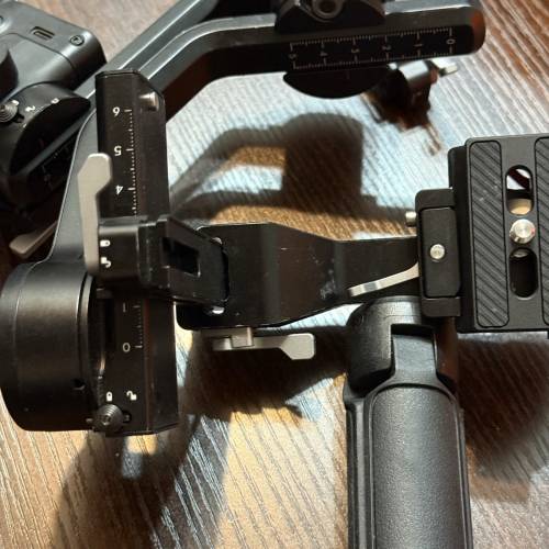 DJI RS3 MINI +斯莫格延長臂和橫向快裝板