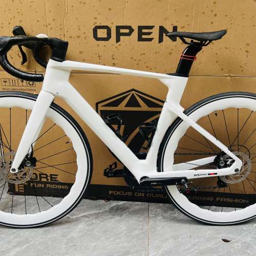 特價款式 2025 TWITTER R5 PRO 二代 24速碟剎桶軸碳纖維公路車 送水架前後蛙燈