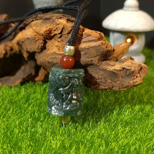 滿綠龍雕路路通