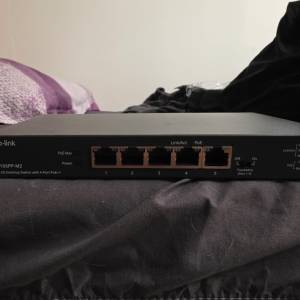 TP-Link  2.5G POE桌面交換機 5 埠