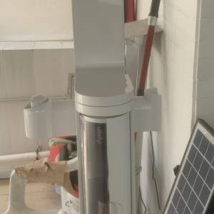 Dyson 吸塵機 Cyclone V10 Dok™ 座地式設計收納架 + 5個配件 清屋出售HK$200.00